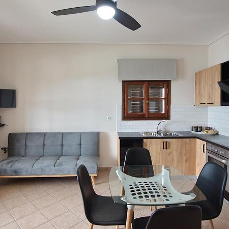 Elpida Apartments Votsi  Eksteriør billede